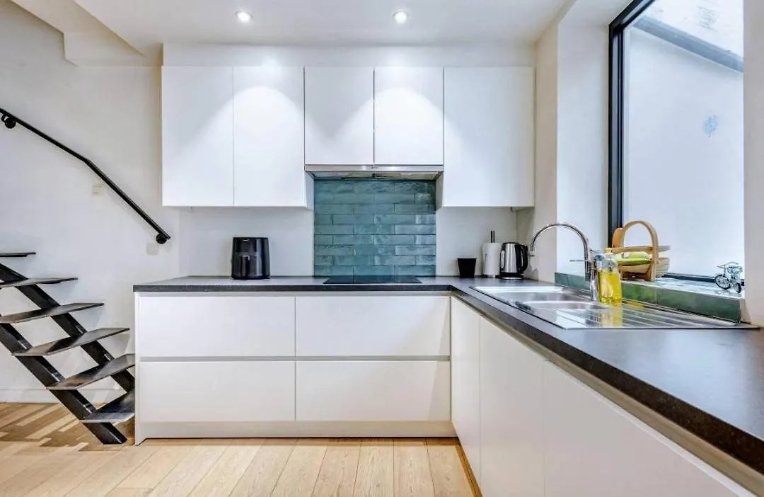 Room In Modern House Gand Belgique