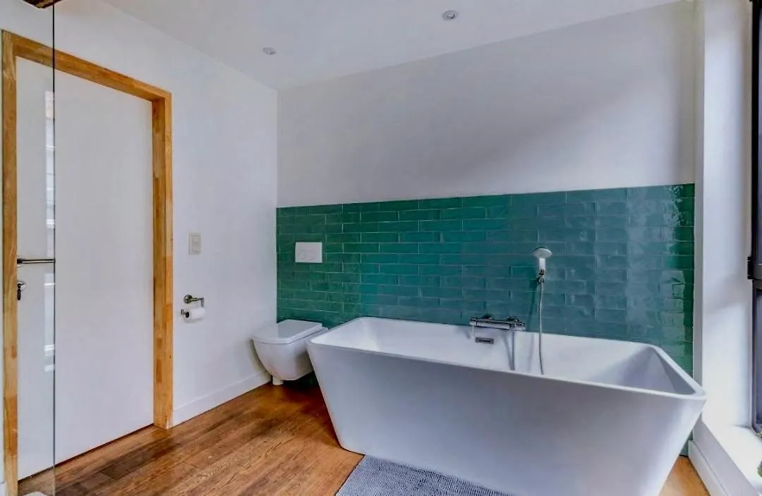 Room In Modern House Gand